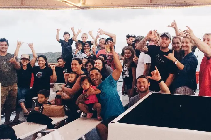 Daytime-Waikiki-Boat-Tour-image-4